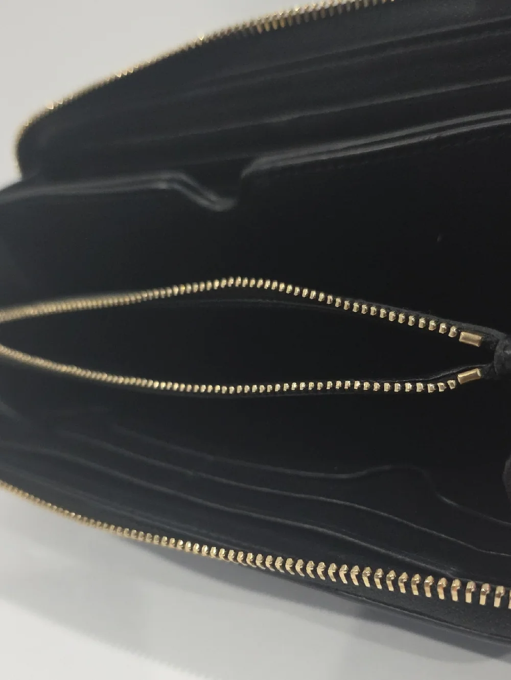 ✅ Alexander McQueen Black + Rock Continental Wallet with Snake-textured Pull